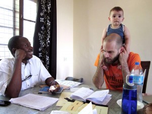 Arthur and Elly in Swahili language lessons.