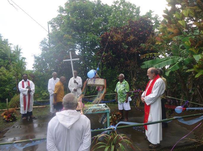 The new Bible translation for Vanuatu descends dramatically as part of the celebrations.