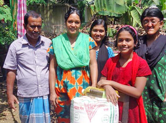 Barnabas provides food parcels for needy Christians in Bangladesh