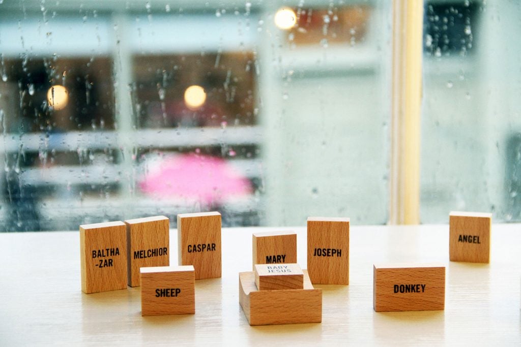 Minimal Nativity Set by Emilie Voirin