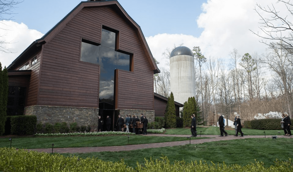 A private funeral service will be held on Friday, March 2. Graham will be buried beside his wife, Ruth, at the foot of the cross-shaped brick walkway in the Prayer Garden, on the northeast side of the Billy Graham Library in North Carolina.