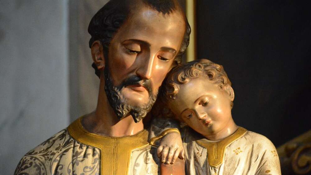 Saint Joseph and Jesus, in the cathedral dedicated to Saint Reparata in Nice, France. Image: Lamiot / Wikimedia