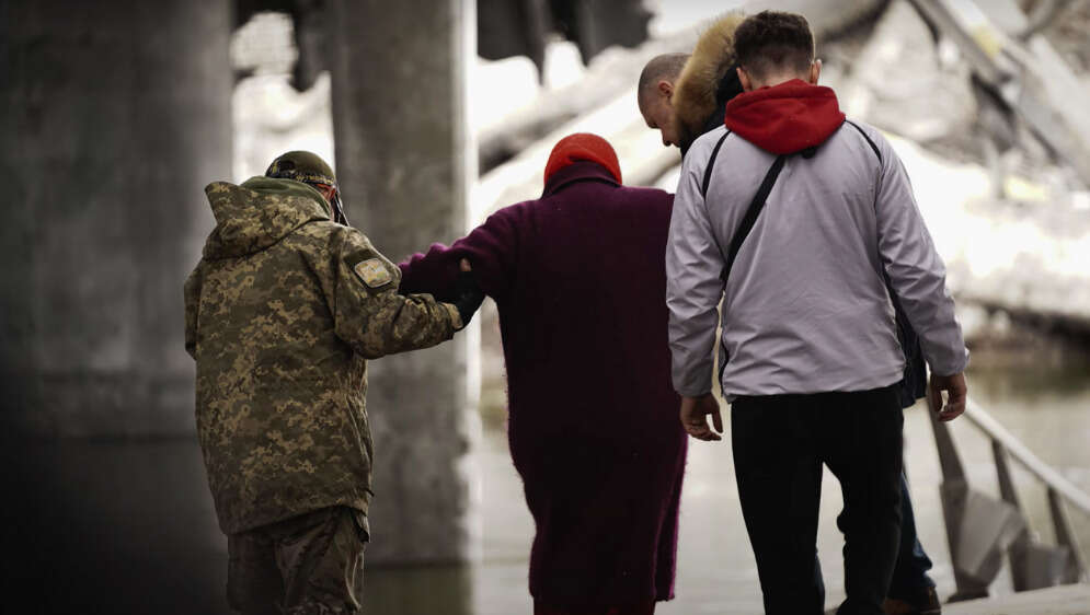 Evacuees are assisted in Ukraine