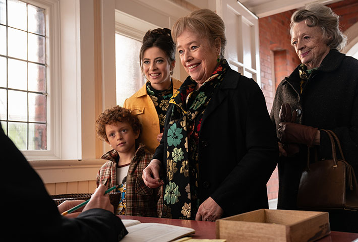 Dolly (Agnes O'Casey), Eileen (Kathy Bates) and Lily (Maggie Smith) in The Miracle Club