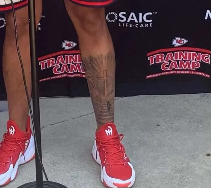 Patrick Mahomes cross leg tattoo